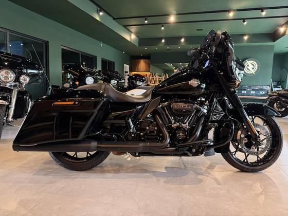 HARLEY-DAVIDSON STREET GLIDE SPECIAL 